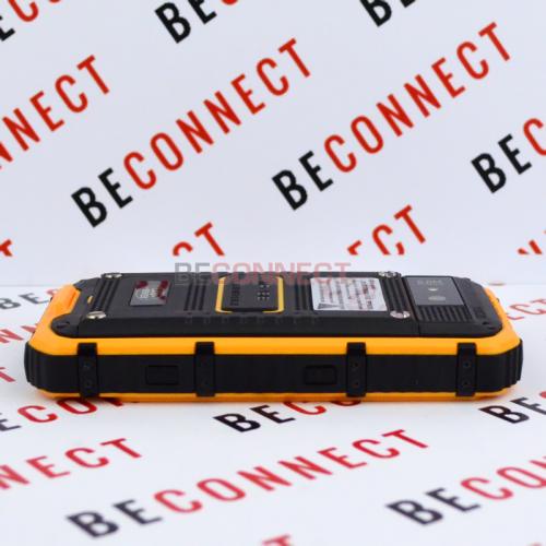 Land Rover A8 Yellow